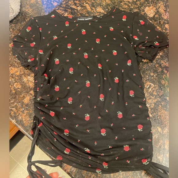 Rose Top🌹 - Picture 1 of 6